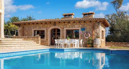 Ferienhaus Turo Golf mit Meerblick, WLAN, Pool & Garten