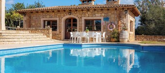 Holiday Home Turo Golf with Sea View, Wi-Fi, Pool & Garden