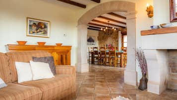 Télévision, cheminée