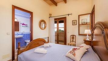 5 chambres, fer et planche Ă repasser, Wi-Fi gratuit, draps fournis