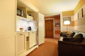 1 chambre, fer et planche à repasser, accès au Wi-Fi (inclus)