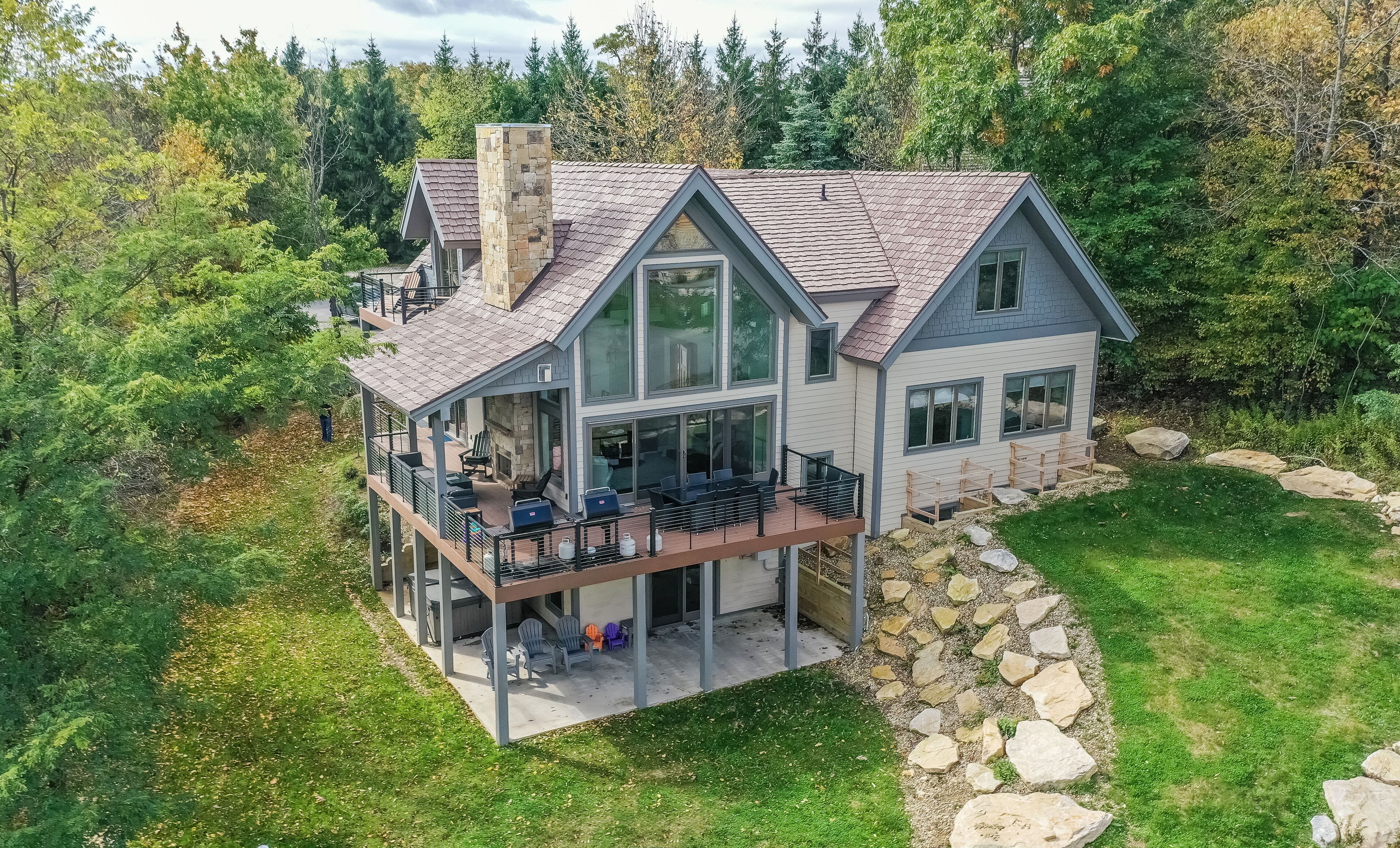 Slope Side Story | Pet Friendly, Skiing, Hot Tub!