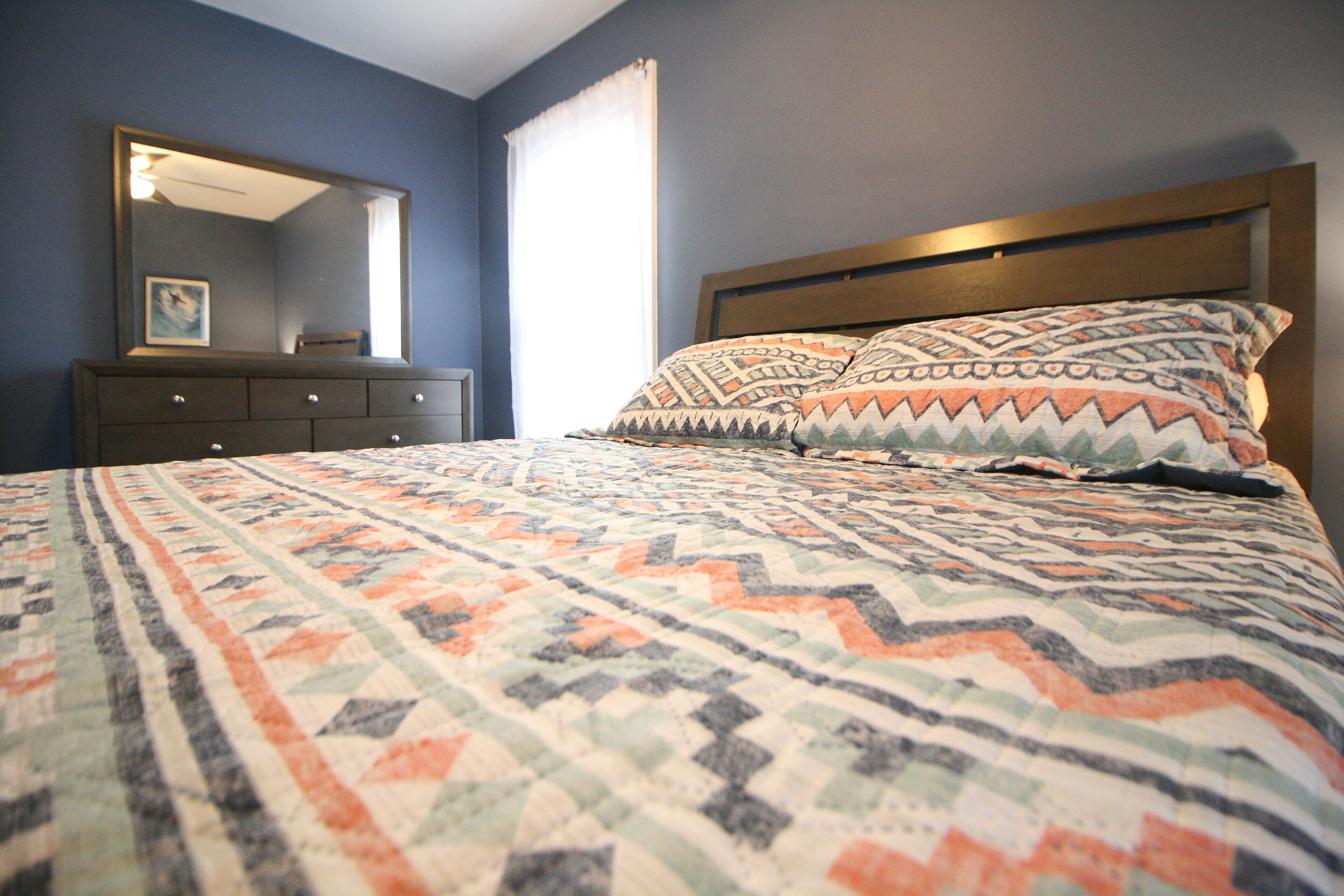 3 habitaciones, tabla de planchar con plancha, wifi y ropa de cama 