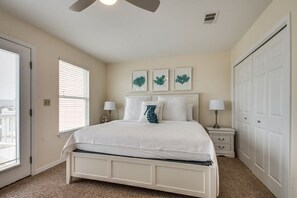 3 slaapkamers, een strijkplank/strijkijzer, reisbedje, wifi