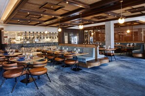 Frokost og middag serveres, retter fra jord til bord