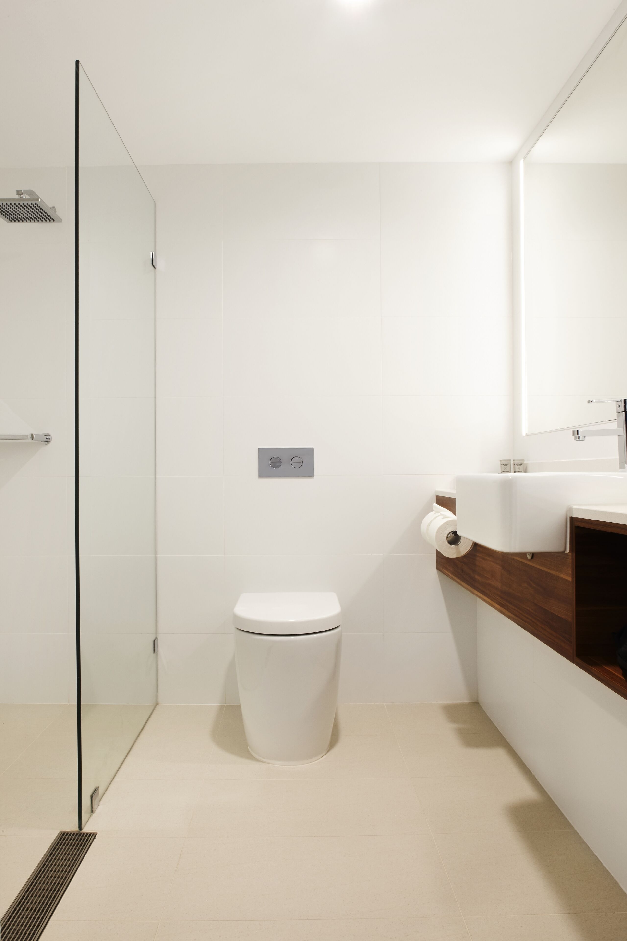 deluxe king room | bathroom | free toiletries, hair dryer, towels, soap