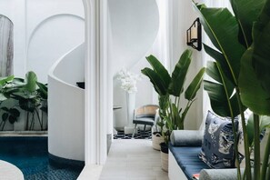 Indoor pool - Villa Muzo with Private Pool in Seminyak near W- Great location (Seminyak)