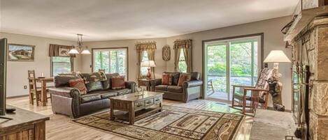 Maison, plusieurs lits (Creek Dreamin' #209) | Coin séjour