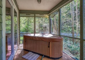 House, Multiple Beds (Creek Dreamin' #209) | Private spa tub