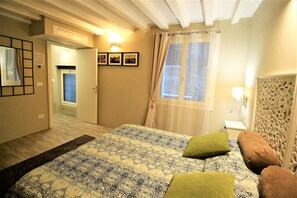 3 bedrooms, travel crib, WiFi, bed sheets