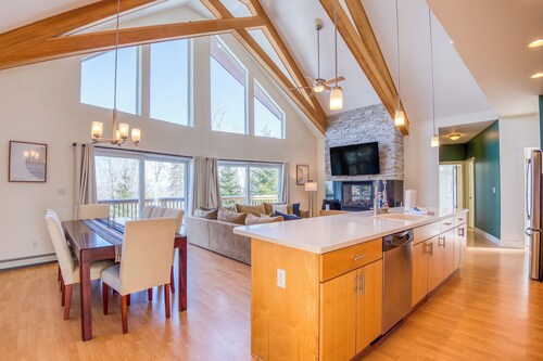 Saddleback - Magalloway Loop Home 49 - great newly furnished home on the Mountain