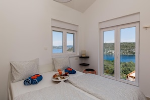 2 bedrooms