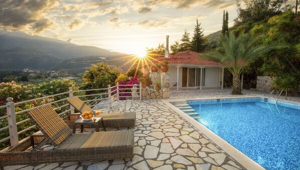 Pool - Villa Paraskevi (Nidri)