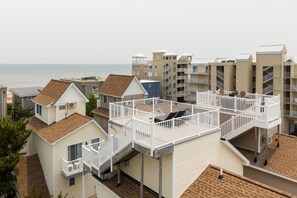 Property grounds - Enjoy stunning sunrise and sunsets from the private rooftop balcony (Ocean City)