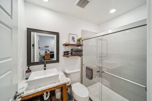 Shower, hair dryer, towels - GrandLake*Kayak*Forest View*Firepit*King*Lakefront (Grove)