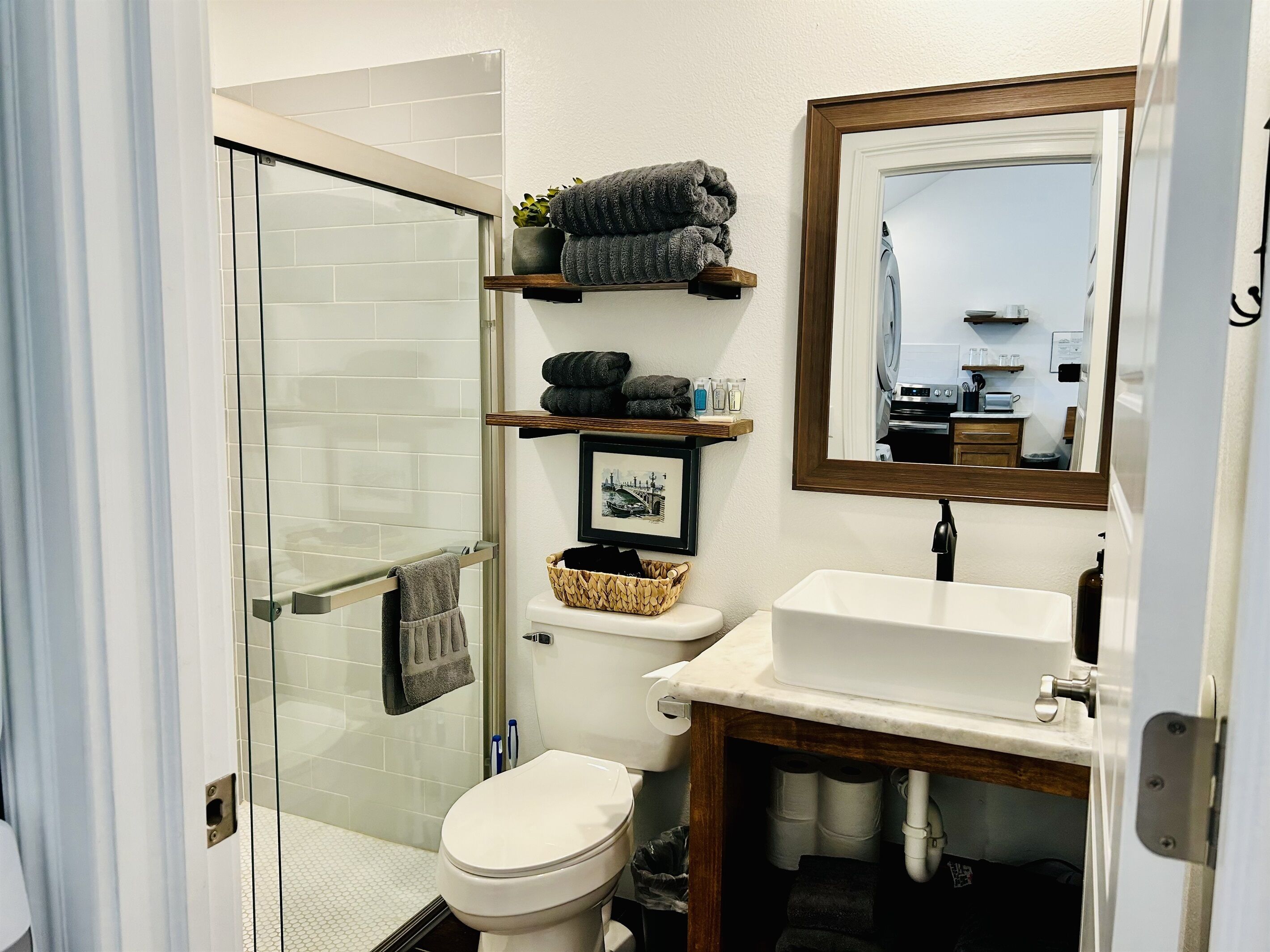 Shower, hair dryer, towels