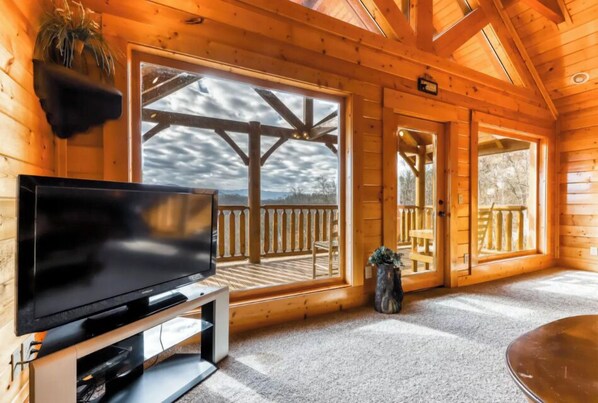 TV, fireplace, DVD player