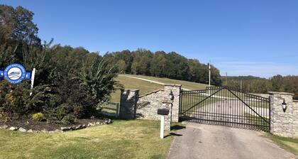 Relaxing-Cozy Water Front RV Lot overlooking the Tennessee River - Kentucky Lake