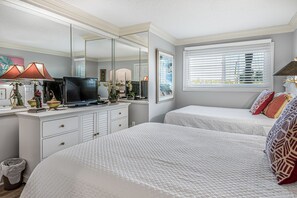1 habitación, tabla de planchar con plancha, internet y ropa de cama 