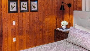 5 bedrooms, WiFi, bed sheets