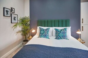 1 soverom, strykejern/-brett, wi-fi (inkludert) og sengetøy