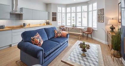 Host & Stay | Green View