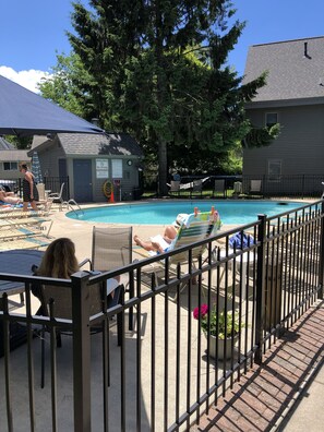 Ulkouima-allas, lämmitetty uima-allas