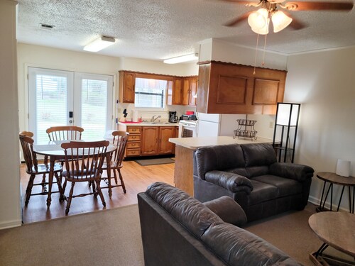 Charming 2 Bedroom Duplex Cottage with All Amenities