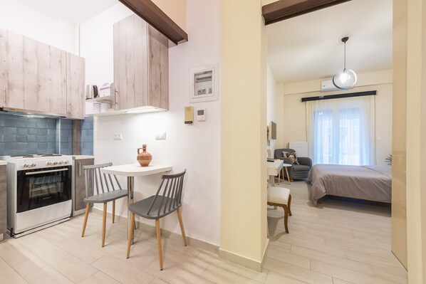 1 bedroom, iron/ironing board, WiFi, bed sheets - ATHENS STUDIO (Athens)