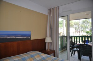 1 bedroom, iron/ironing board
