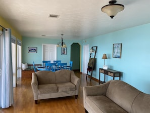 Smart TV, fireplace, ping pong