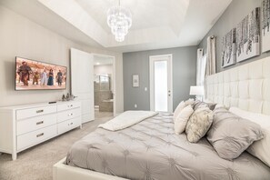 6 bedrooms, iron/ironing board, WiFi, bed sheets - Sophisticated Villa with Movie Room at Encore (Kissimmee)