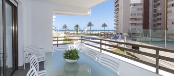 Amazing Apartment in front of the Beach with sunny terrace. Airco.