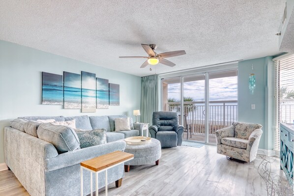 TV, DVD player - Crescent Shores South 111 - Luxury 3 Bed/3 Bath Ocean Front Condo - Indoor/Outdoor Pools, Lazy River & Hot Tub (North Myrtle Beach)