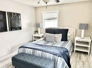3 bedrooms, in-room safe, iron/ironing board, travel cot - Hot Tub, Private Beach, Screened Porch Backyard Oasis, Local Pool, Close to all! (North Cape May)