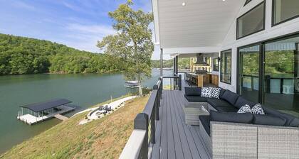 Break Away - NEW Lakefront Modern Farmhouse 6BR-Outdoor Bar and Kitchen