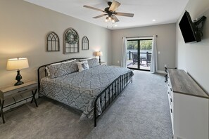 6 slaapkamers, een strijkplank/strijkijzer, gratis wifi, beddengoed