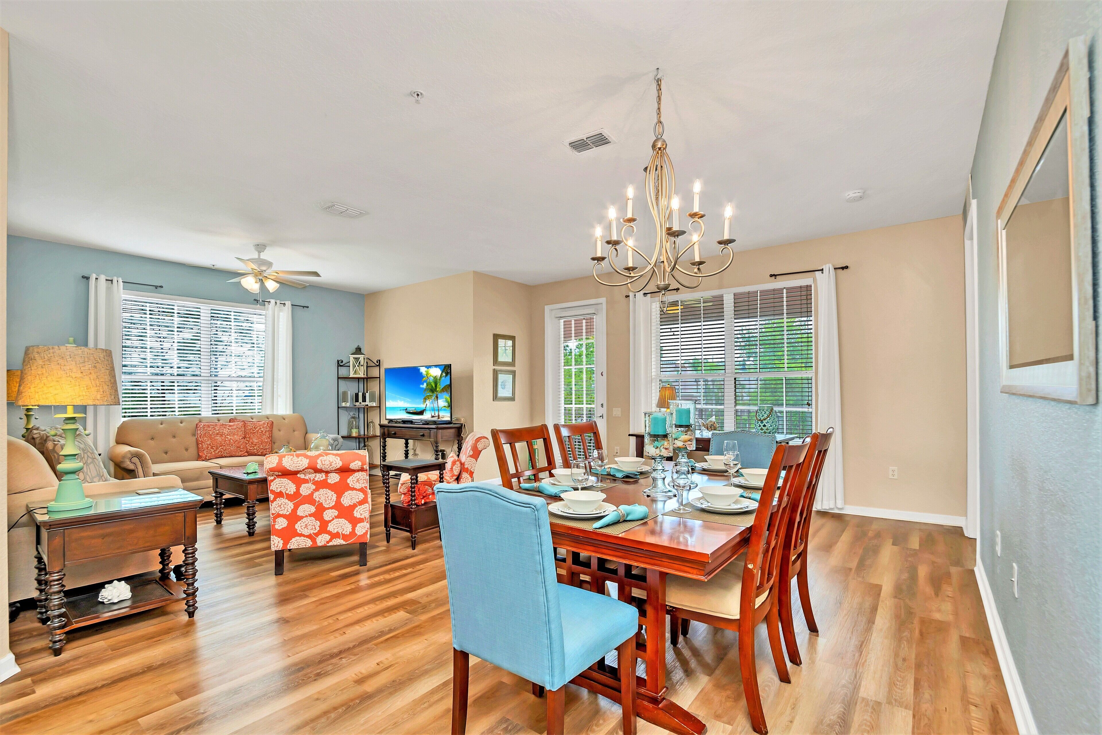 Vista Cay 3 Bed 2 BT  Huge Upscale Home