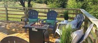 The Golden Grove Getaway / 15 min to downtown Greenville 