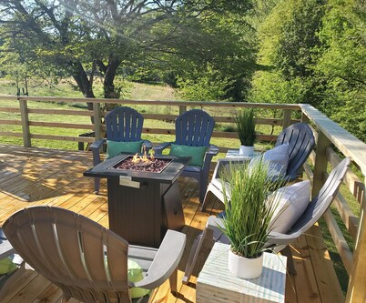 The Golden Grove Getaway / 15 min to downtown Greenville