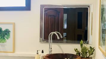 Håndklær, såpe og toalettpapir