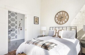 4 bedrooms, iron/ironing board, travel cot, free WiFi
