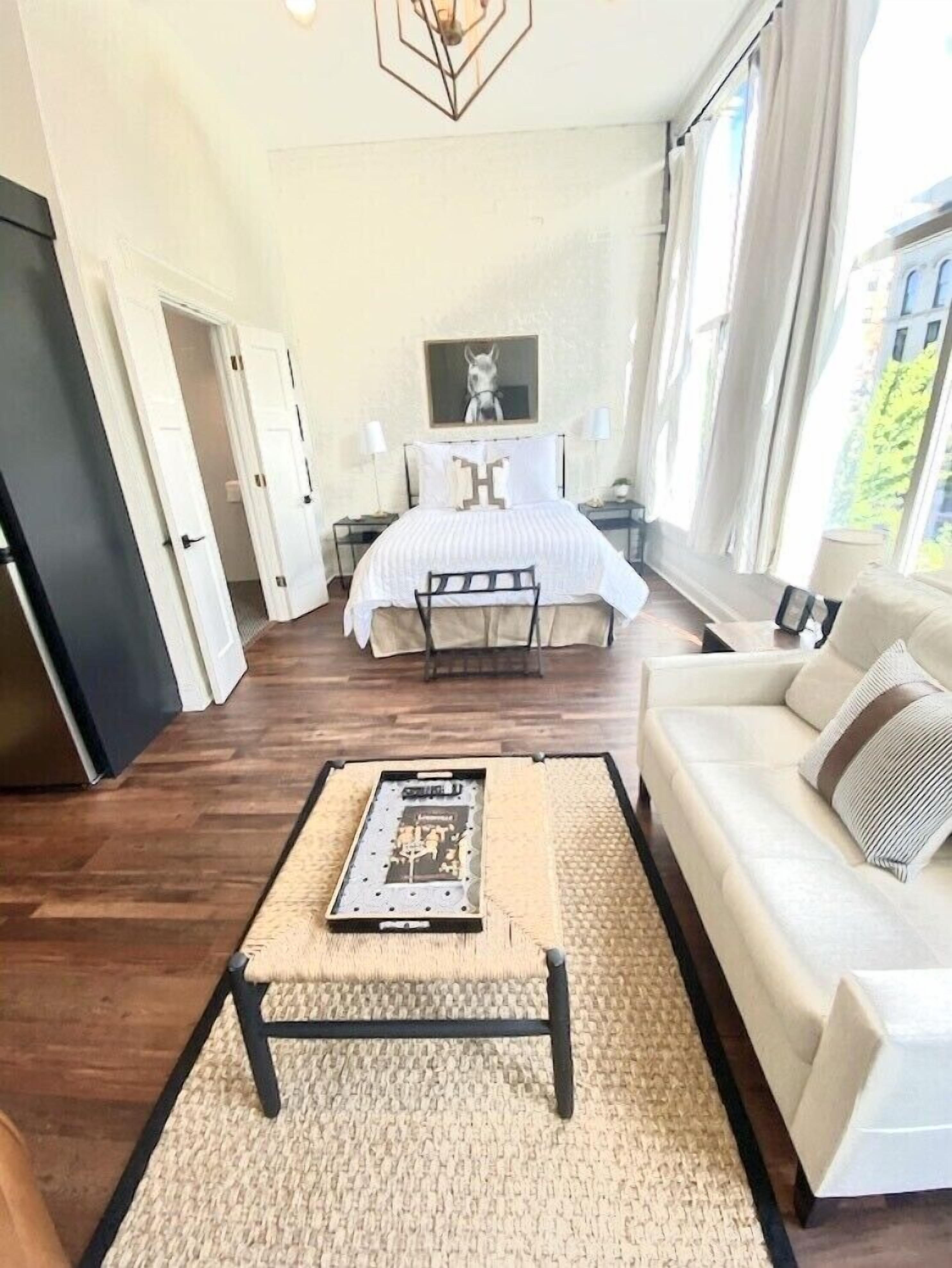 4 bedrooms, iron/ironing board, travel crib, free WiFi