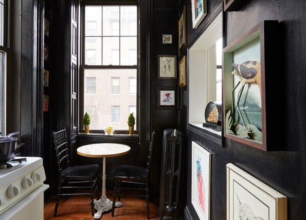 المنشأة من الداخل