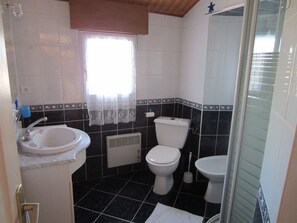 Badewanne, Whirlpool, Haartrockner, Bidet