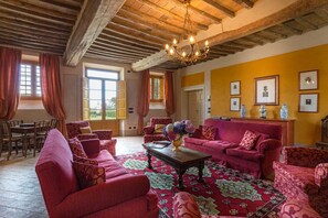 TV - Villa Frantoio     . (Capannori)