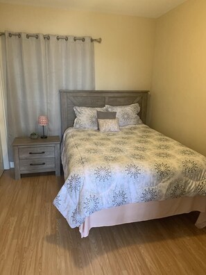 2 chambres, fer et planche Ă repasser, Wi-Fi gratuit, draps fournis