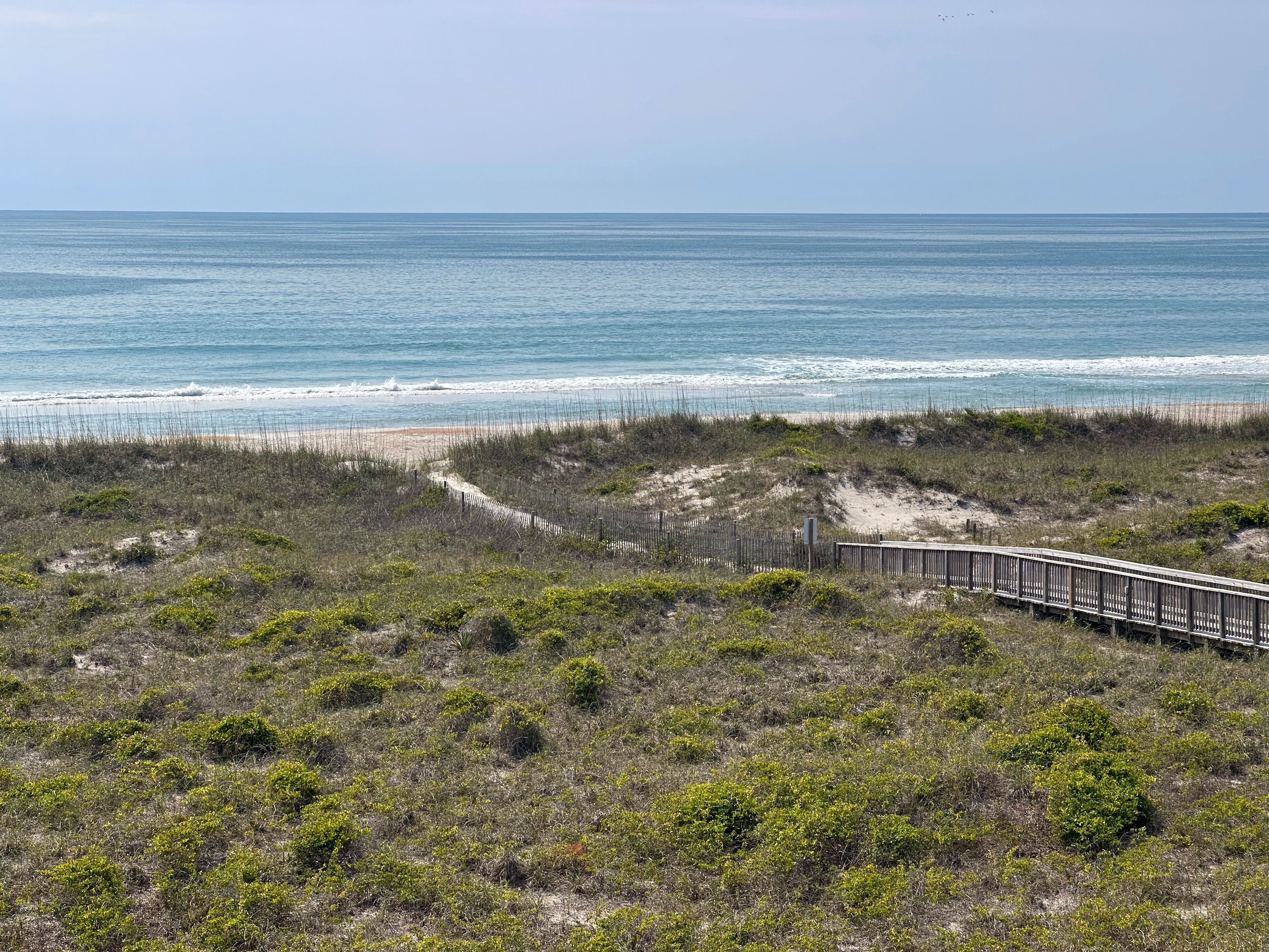 Plage, chaises longues, serviettes de plage