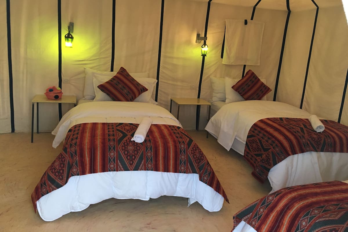 Comfort Tent | WiFi (free), bed sheets