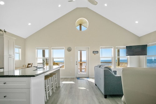 FABULOUS BEACHFRONT! Pets OK-Huge Deck! Lots of space below!  Steps to beach